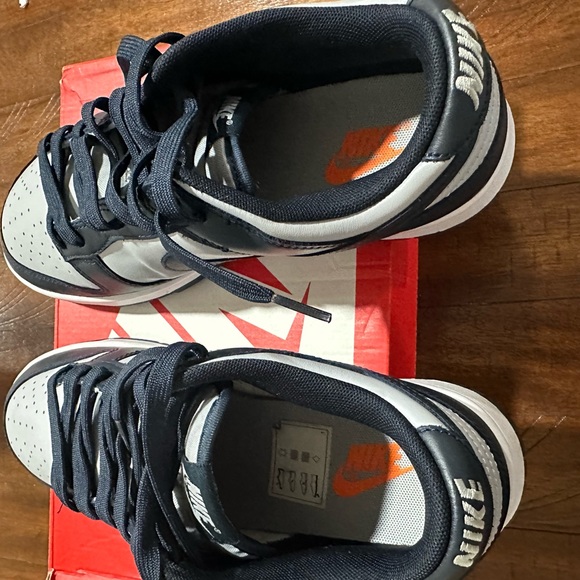 Georgetown Nike Dunks Size 8 Men Send your offers - Picture 6 of 8